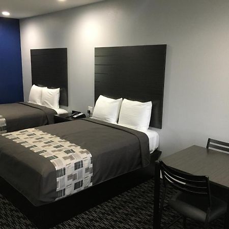 Platinum Inn And Suites Houston Exterior photo